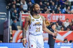 遼寧季后賽最穩(wěn)一環(huán)！威爾斯三分命中率超5成領(lǐng)跑隊內(nèi)得分王