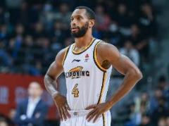 數(shù)據(jù)暴跌！弗格季后賽表現(xiàn)驟降，場(chǎng)均僅11.3分2.2板