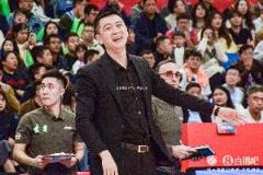 楊鳴：G3關(guān)鍵在勝敗，希望球員們勇于承擔(dān)責(zé)任