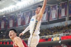 顧全：劉傳興拉手動作爭議，側身撅屁股是否該被糾正？