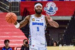 青島隊(duì)記：杰曼初到即遭教練訓(xùn)斥，祝愿“家忠哥”總決賽順利