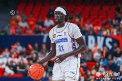 孔德昕：奧莫特復(fù)蘇填補(bǔ)曾凡博缺陣空缺 范子銘表現(xiàn)至關(guān)重要