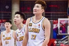 媒體人：廣廈末節(jié)再現(xiàn)防守鐵壁 夾擊造失誤提速反擊