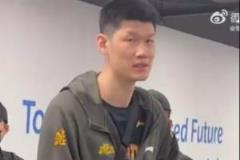 媒體人：胡金秋低調(diào)離場(chǎng) 腹部傷勢(shì)已逐漸退出球館