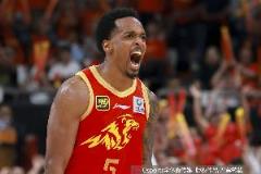 布朗26投14中砍41分6記三分9助攻3斷1帽成最大功臣