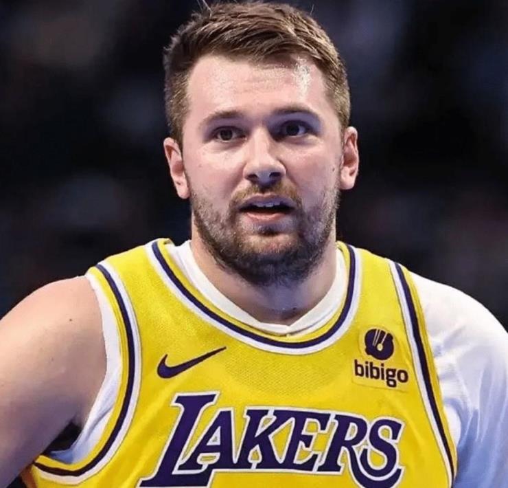 魔術(shù)師：詹姆斯已為湖人奪冠鋪路，期待東契奇同樣成功