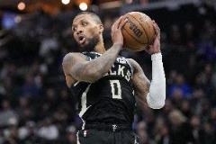 利拉德轉(zhuǎn)推回應(yīng)：我是全明星首發(fā)&MVP、NBA杯冠軍，雄鹿50年來最強(qiáng)控衛(wèi)