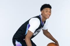 貝利半場(chǎng)7中3高效貢獻(xiàn)7分3前場(chǎng)板展現(xiàn)積極態(tài)度