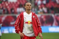 拜仁探詢簽下哈維-西蒙斯可能 萊比錫希望球員離隊