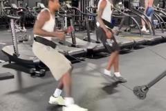 想證明自己?jiǎn)幔拷軅?格林練得真挺狠的啊