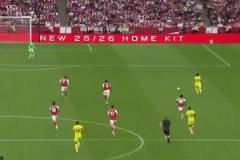 太快了！黃潛斷球一腳直塞撕破槍手防線！丹朱馬單刀長驅(qū)直入破門