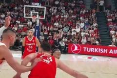 又壯了些？申京熱身賽輕松低位單吃武切維奇