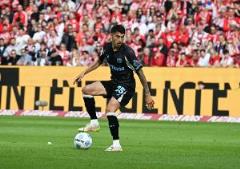 記者：勒沃庫森或?qū)⒘粲门晾鲓W斯，報(bào)價(jià)需超5000萬歐元