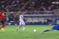 S-希門尼斯單刀沒(méi)有打進(jìn)！解說(shuō)員激情吶喊后:這球偏的有點(diǎn)多