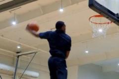 不止有速度?？怂褂?xùn)練營，在小球員面前展示空接大風車暴扣！