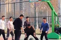 奧胖：當(dāng)2米16的大鯊魚本魚以為天下無(wú)敵 結(jié)果秒變小魚干