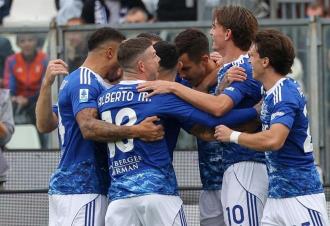 意甲最新積分戰(zhàn)報(bào)：榜首易主，米蘭絕殺逆襲，尤文爆大冷