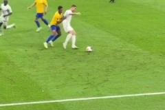 這都不犯規(guī)？C羅：那，就用進(jìn)球反擊！