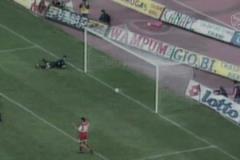 永遠(yuǎn)的狼王！托蒂凌空抽射大賞！左右開(kāi)弓，妙到毫厘！