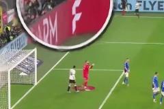 德意之戰(zhàn)小球童一夜走紅！巴薩：你不要過來??！