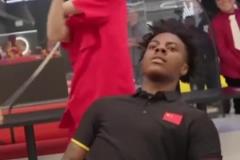 銷魂的~甲亢哥看花式扯面，還試圖用去咬咬面條！