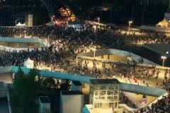 國足結(jié)束超7萬人散場，畫面十分震撼！