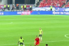 場邊慢動作看王玉棟穿襠過人，小伙子是真敢做動作