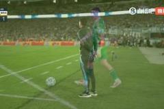 NO！大馬丁花式顛球引起斯卡洛尼不滿，后者連連搖手指