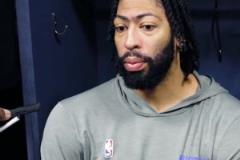 看著現(xiàn)在被打爆的湖人內(nèi)線，真想這小子了