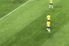 實(shí)拍：塞鳥能在短時(shí)間內(nèi)調(diào)整出射門空間，這就是別的隊(duì)員做不到的