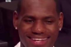 青澀回憶！03年選秀大會(huì)上 詹姆斯主動(dòng)跟甜瓜安東尼打招呼