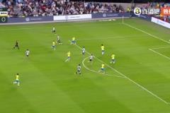 送大禮啊??穆里略放鏟“助攻”恩佐，阿根廷這配合太絲滑了??