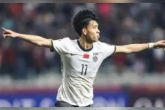 解說(shuō)：王鈺棟就是中國(guó)未來(lái)的金童，浙江的姆巴佩