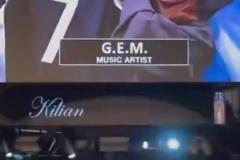 貴賓！籃網(wǎng)主場(chǎng)現(xiàn)場(chǎng) 不僅送鄧紫棋專屬球衣 還放了《光年之外》