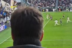 戲耍防守！現(xiàn)場(chǎng)直拍伊爾迪茲一條龍破門助尤文圖斯戰(zhàn)勝對(duì)手！