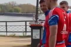 笑得肚子疼！格雷茨卡：你們有一個(gè)算一個(gè)，趕緊離我遠(yuǎn)點(diǎn)！