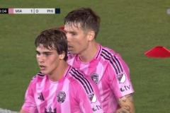 邁阿密取得領(lǐng)先！克雷馬斯基助攻泰勒打空門得手！