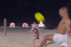 不愧是足球之國(guó)！這只是巴西一個(gè)普通的沙灘……