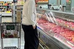 東子：今天贏球了，要不要整點五花肉獎勵一下