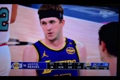 想不到??！近兩個(gè)賽季，西蒙斯出場數(shù)已經(jīng)超過恩比德