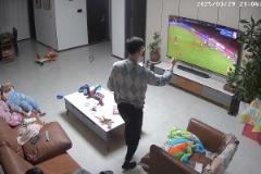 男人至死是少年??泰山讓三追四，球迷向妻兒炫耀：4個(gè)