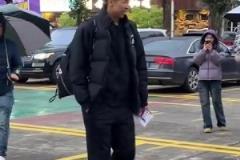 哈哈哈！黃牛推薦黃思靜優(yōu)惠買票進場看比賽~給大哥整懵了哈