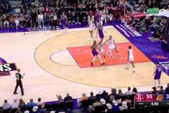 爆發(fā)沖突！狄龍與杜蘭特糾纏在一起，理查茲為KD打抱不平怒推狄龍！最終狄龍被驅(qū)逐