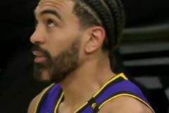 與民同樂(lè)！安東尼贏得了貝蒂斯人民的喜愛??