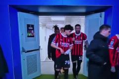 不滿(mǎn)！沃克在球員通道對(duì)菲利克斯說(shuō)“傳球，我們不是梅西”