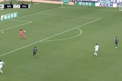 日本門將有說(shuō)法！日本國(guó)門谷晃生大腳長(zhǎng)傳踢疵，打進(jìn)離譜烏龍