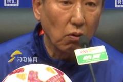 依木蘭能上場(chǎng)嗎？崔康熙回應(yīng)不給年輕人機(jī)會(huì)：常被抽調(diào)，我也很難