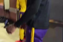 詹姆斯：我不能連續(xù)兩場比賽穿同一雙鞋，我不喜歡我的鞋子松了..