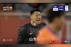 被對手狂轟亂炸屢次救險！王大雷面部猙獰怒吼隊友