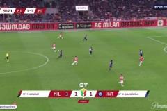 差之毫厘！萊奧內(nèi)切兜射打門偏出球門！